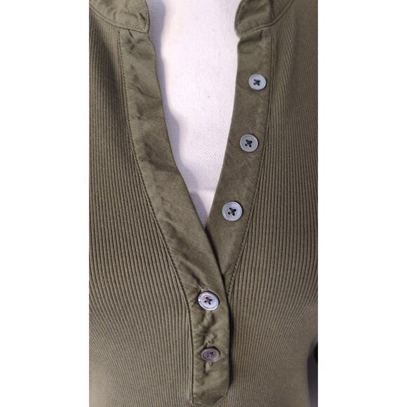 Veronica Beard basic Y2K style olive green button up polo - Picture 6 of 9